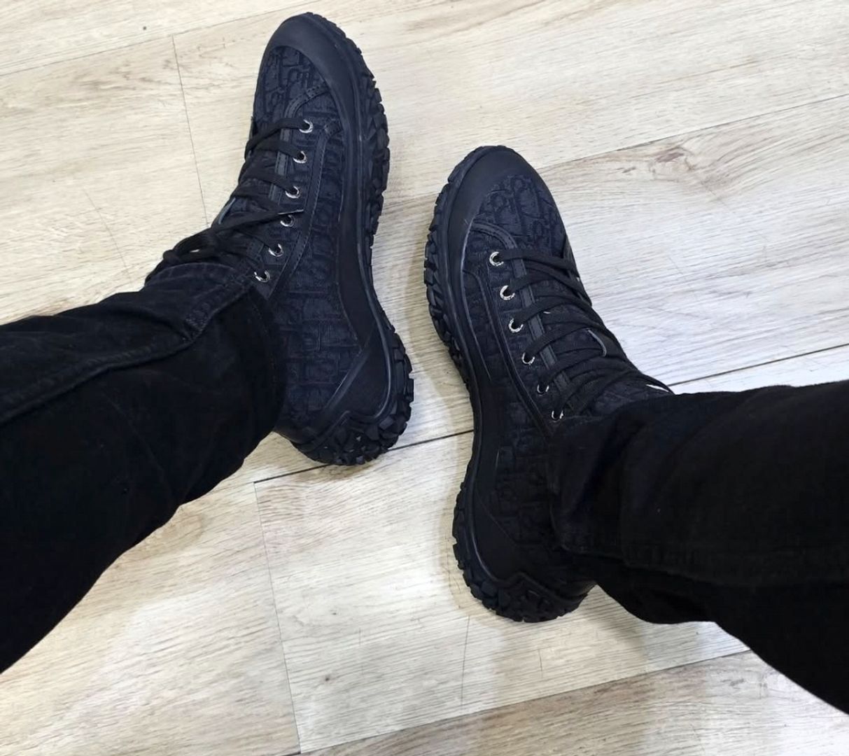 Dior B28 Black