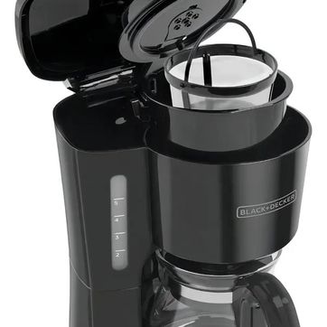 CAFETERA BLACK+DECKER 5 TAZAS CON FILTRO PERMANENTE - imagen 1