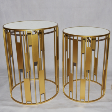 Imagen del producto Set de dos mesas doradas con espejo.