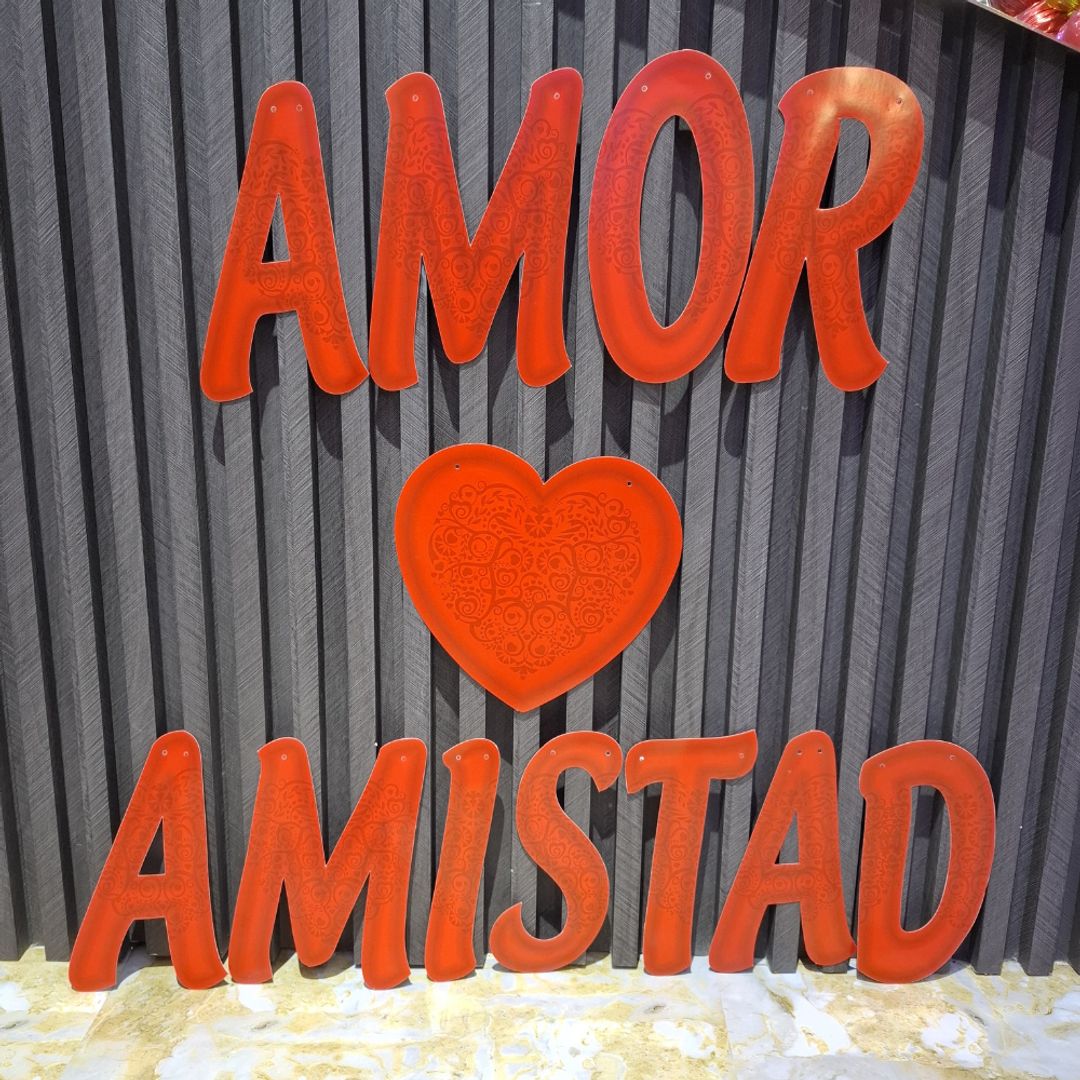 LETRERO CARTÓN AMOR Y AMISTAD 