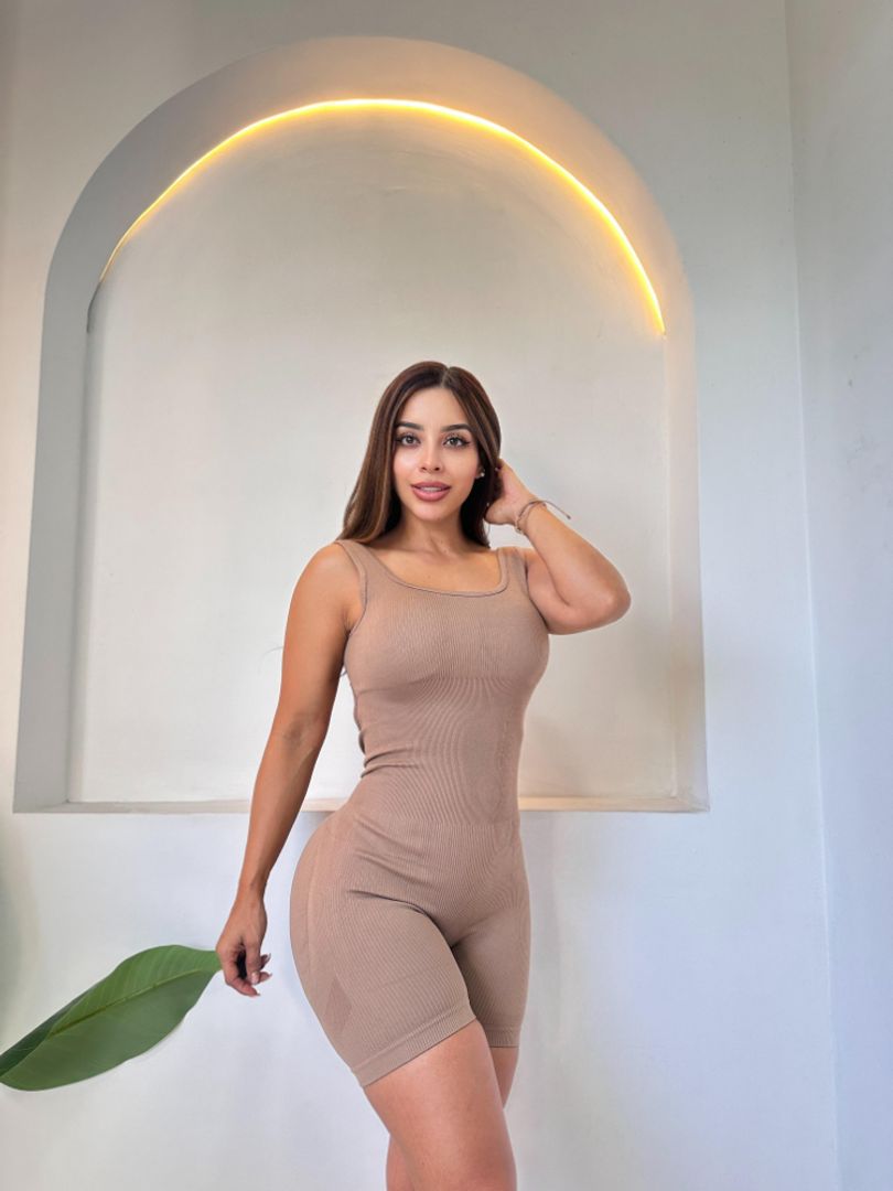 ENTERIZO CORTO CRUZADO