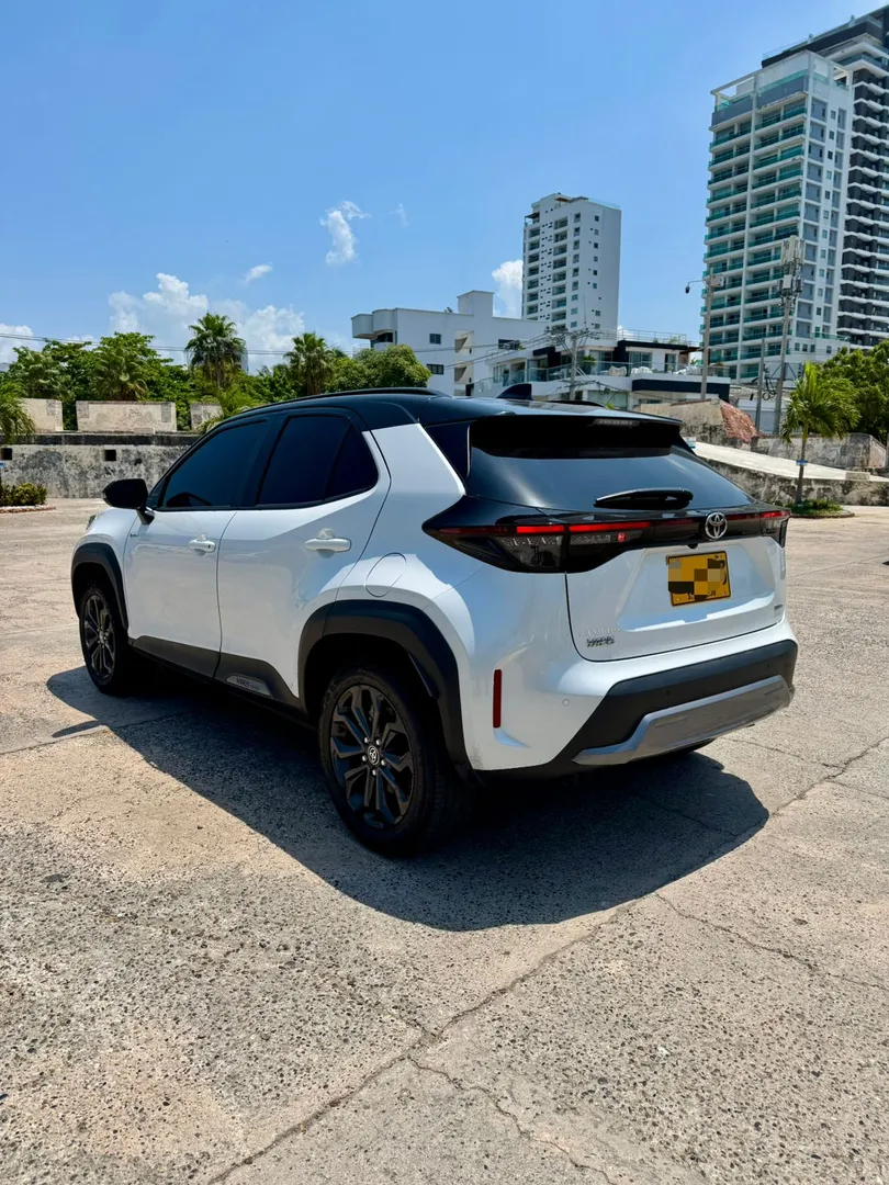 TOYOTA YARIS CROSS HYBRID 2026