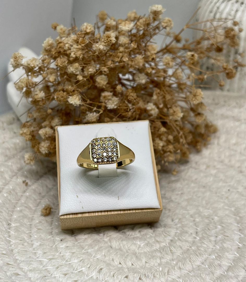 Anillo circonias cristal cuadrado semigrueso