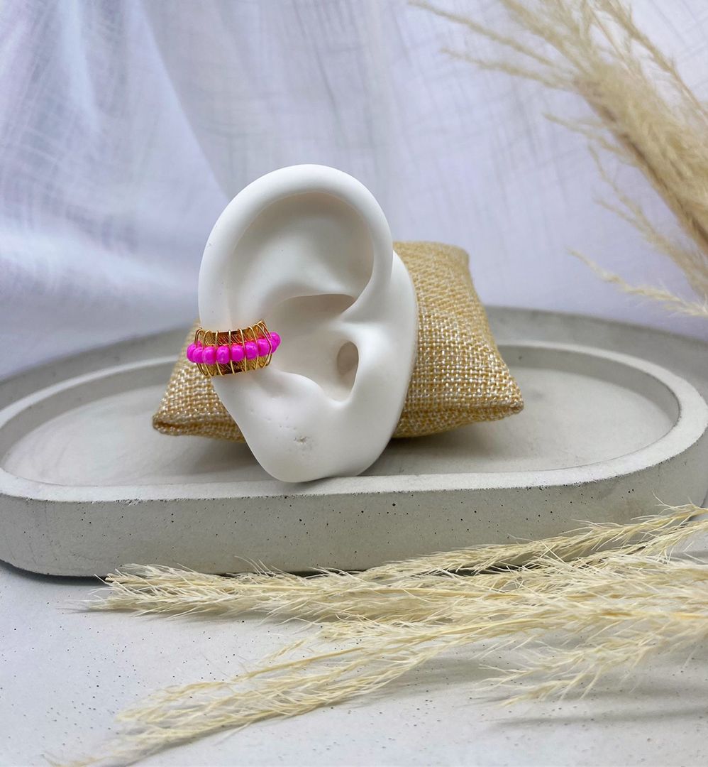 Earcuff artesanal, fucsia, covergold 