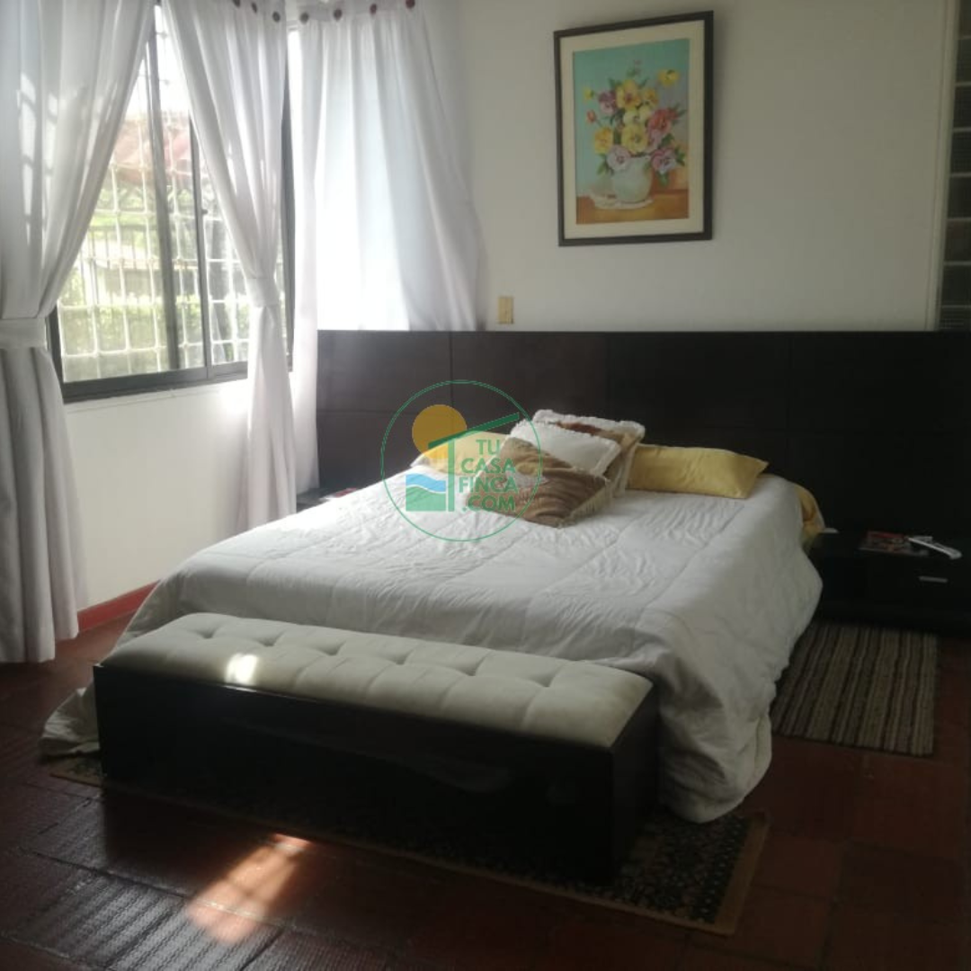 MELGAR | 10| 12 PERSONAS