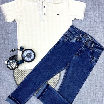 Imagen del producto JEANS Y CAMISETA TP