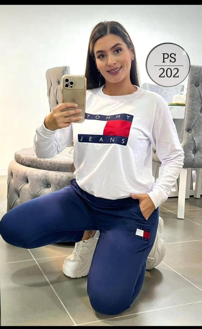 Conjunto de Buso y Jogguer con Vinilo Americano de alta calidad