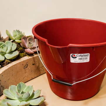Imagen del producto BALDE 10 LT CON PICO MAN METALICA-CLP