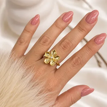 Imagen del producto Anillo flor dorada 