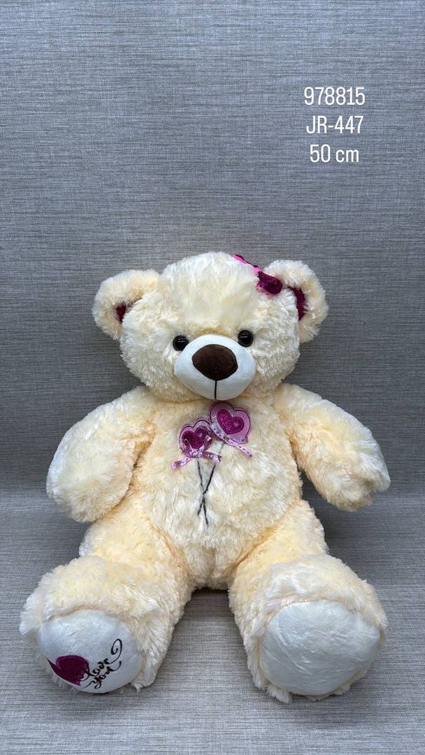 OSO CREMA CON BORDADO DE CORAZON 50 CM 