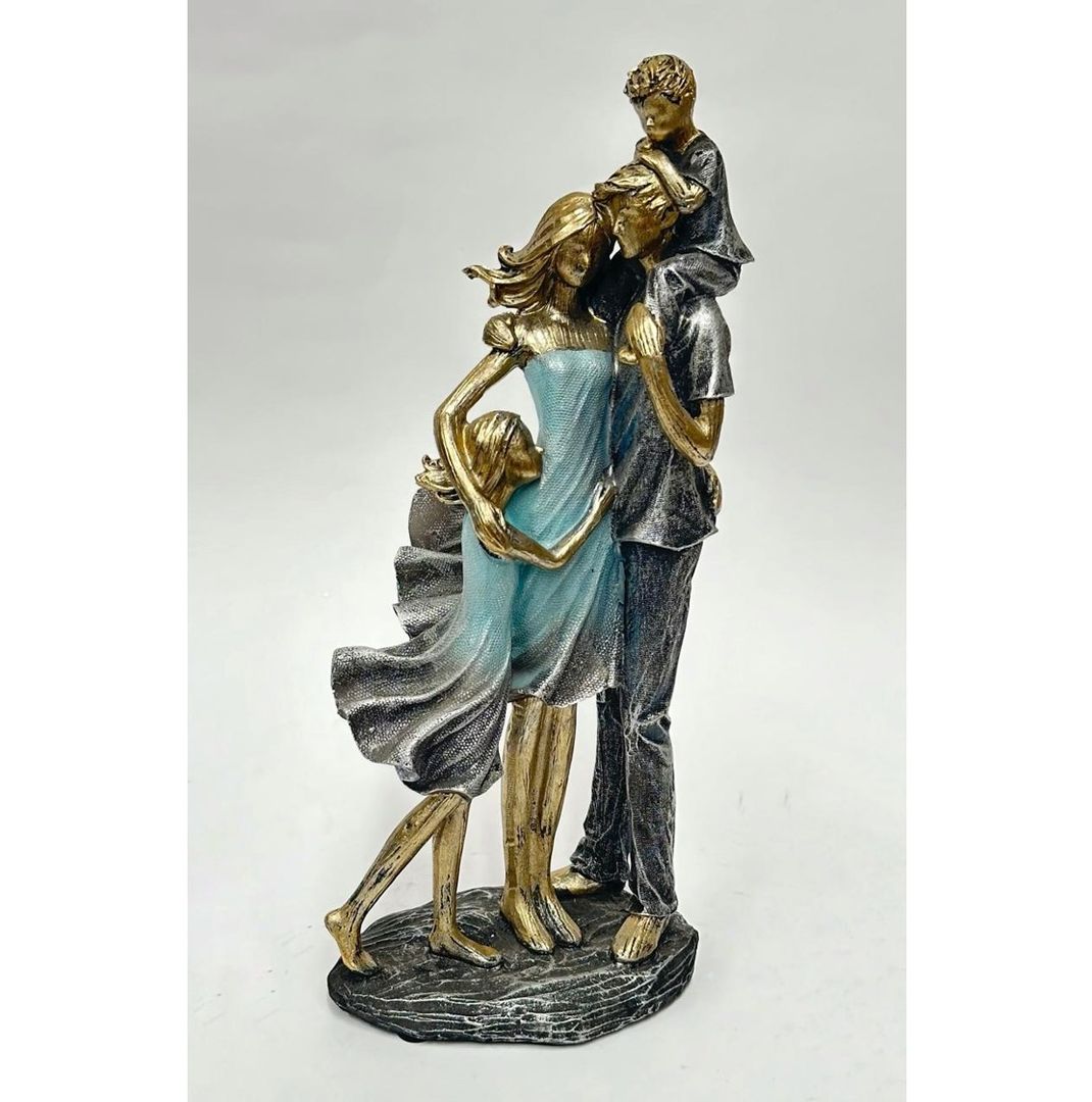 Estatuilla familiar en resina 