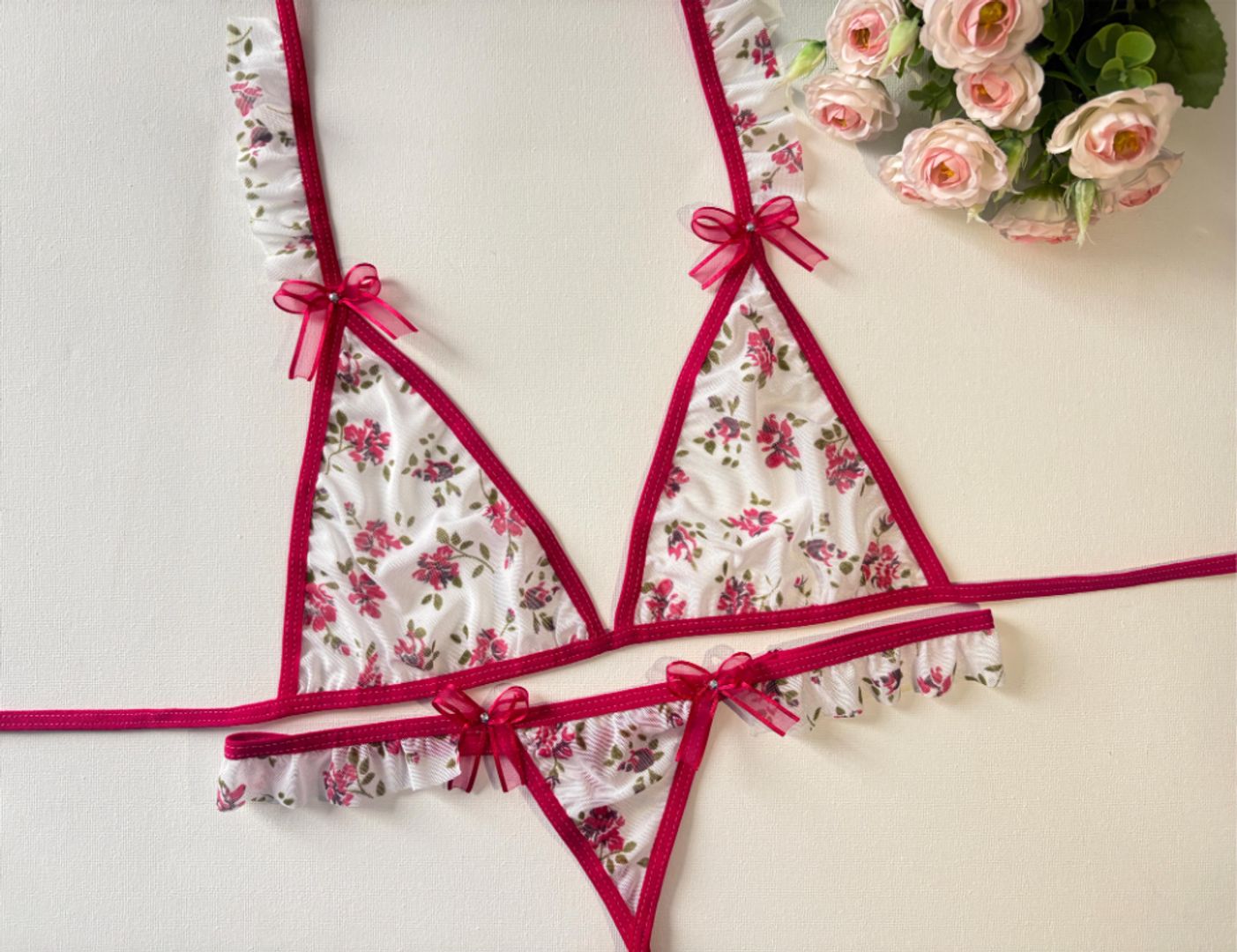 Conjunto floral en mallatex 