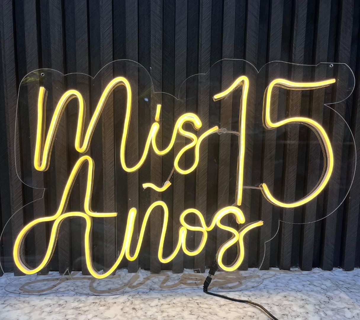 AVISO MIS 16 AÑOS NEON FLEX 