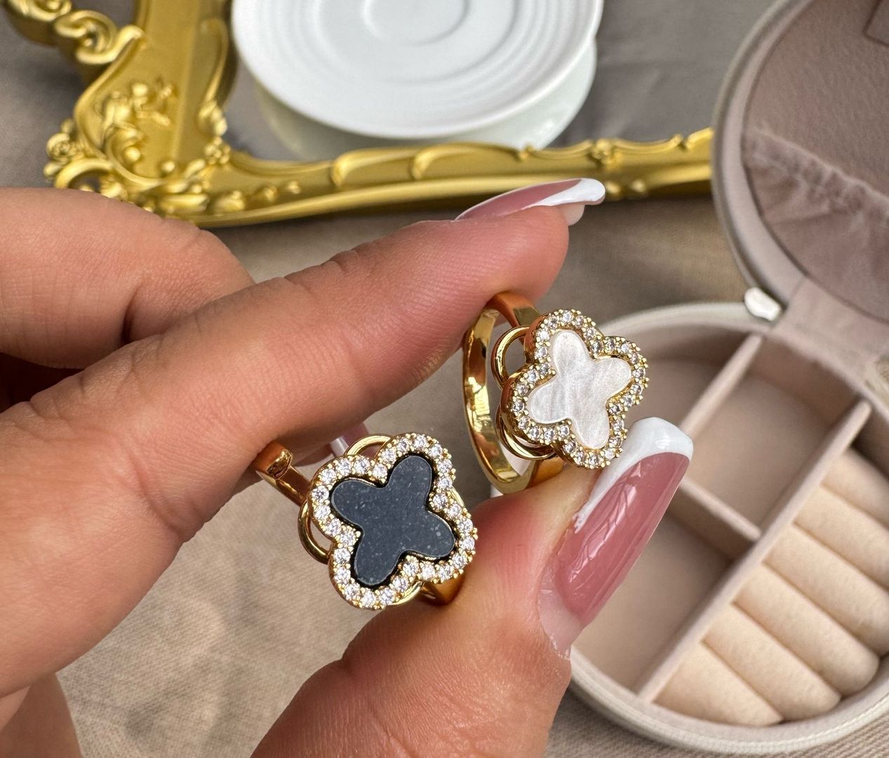 Anillo giratorio van cleef rodio 