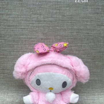 Imagen del producto COLECCIÓN SANRIO EN PIYAMA (MELODY) 22 CM