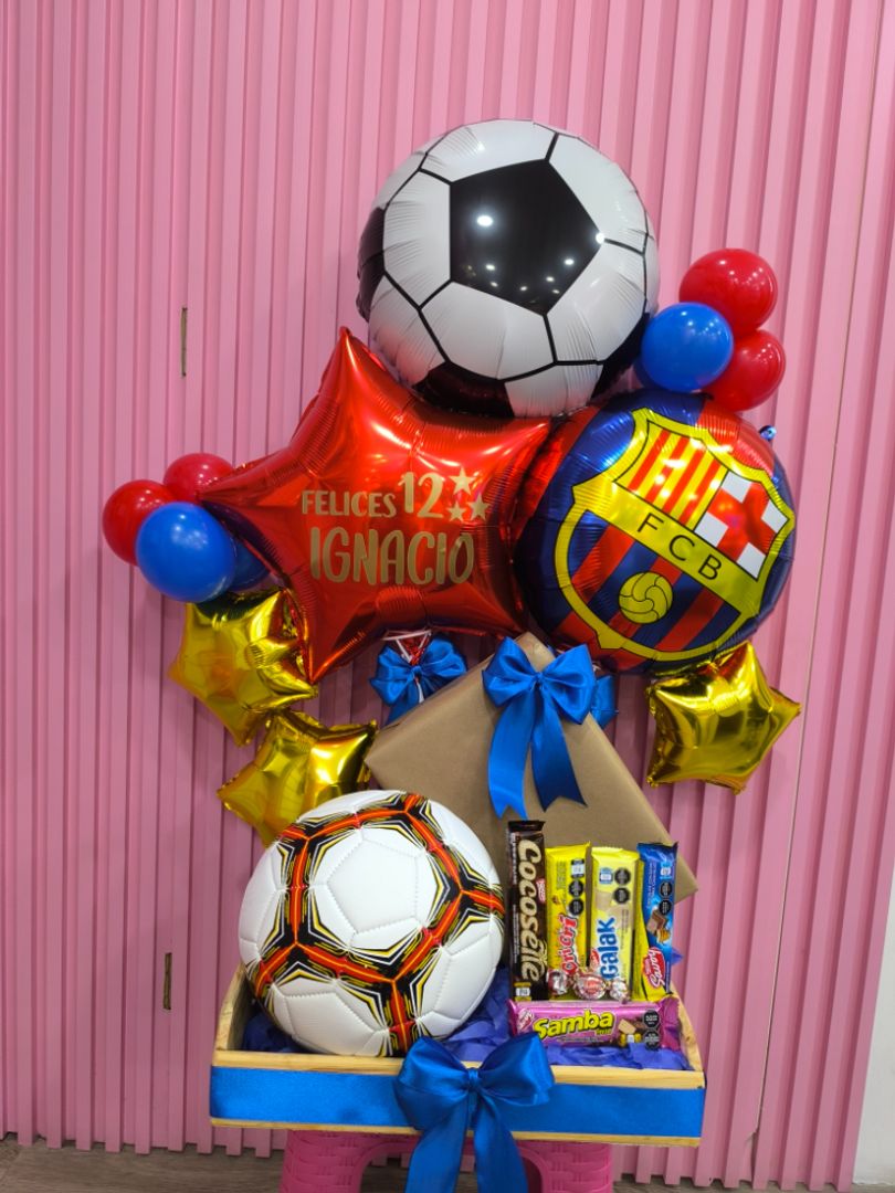 ARREGLO CON GLOBOS DE FUTBOL