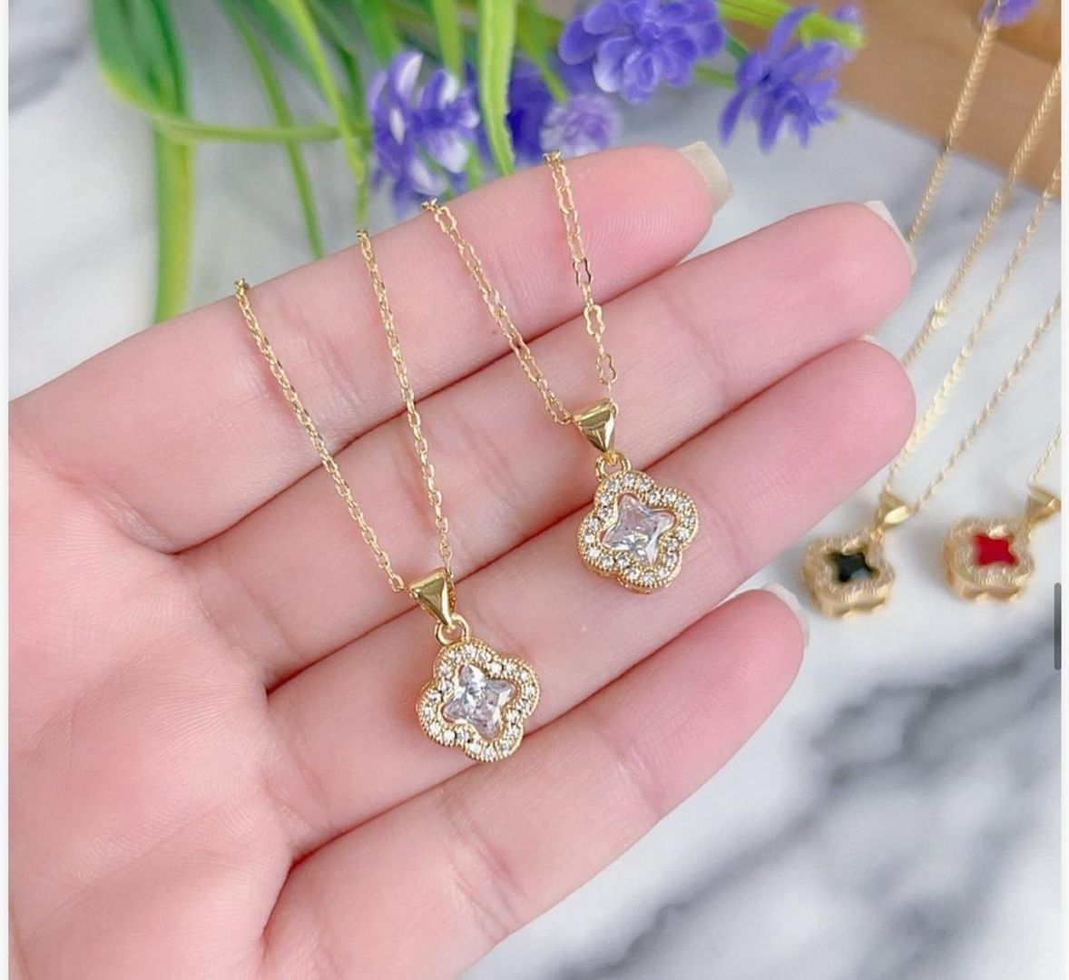 COLLAR DE TREBOL VERDE