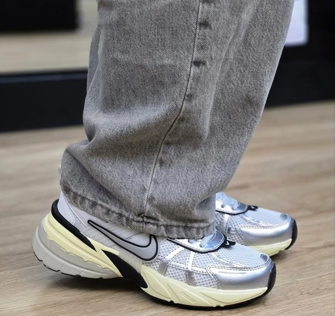 Nike V2k Run Metallic Silver