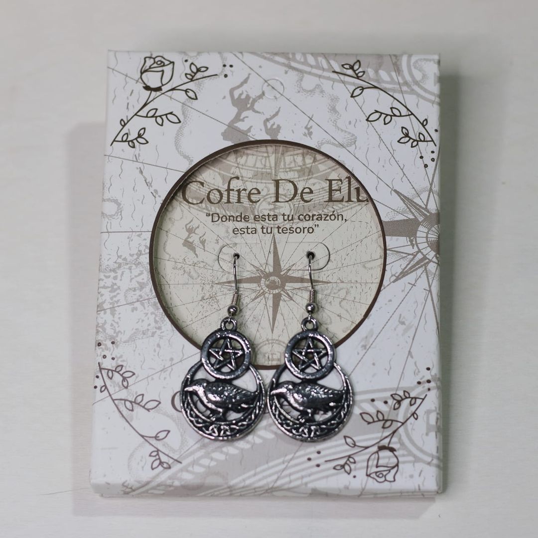ARETES CUERVO