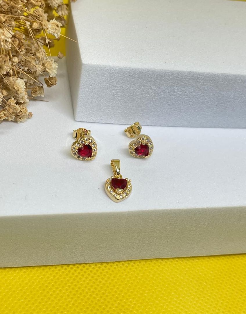 Conjunto corazon circonias cristal y rojo