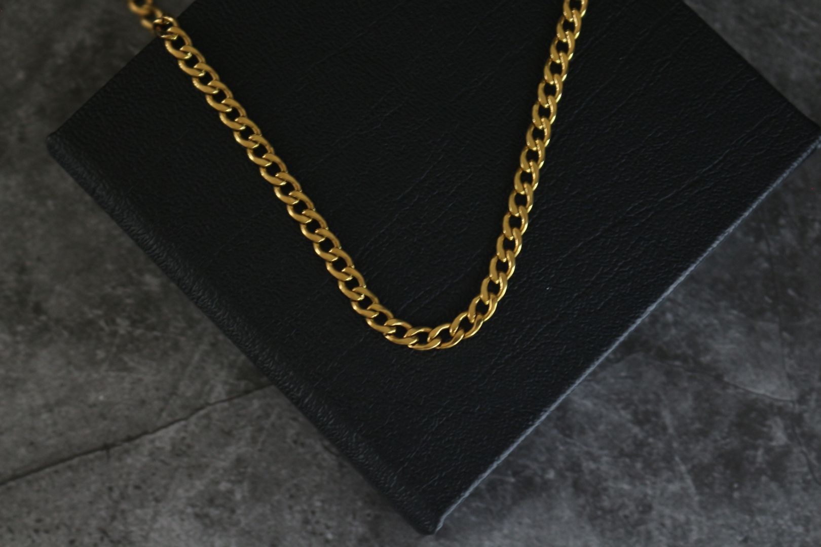 Cadena cubana 4 mm - dorada