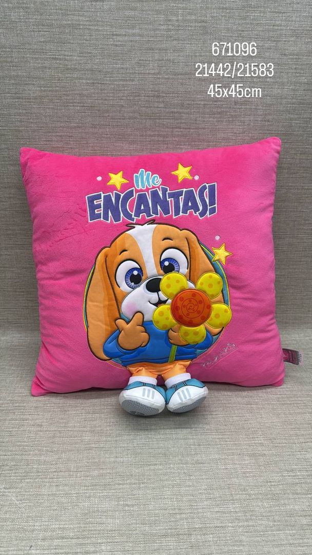 COJÍN CON PATICAS DE PELANAS 45X45 CM