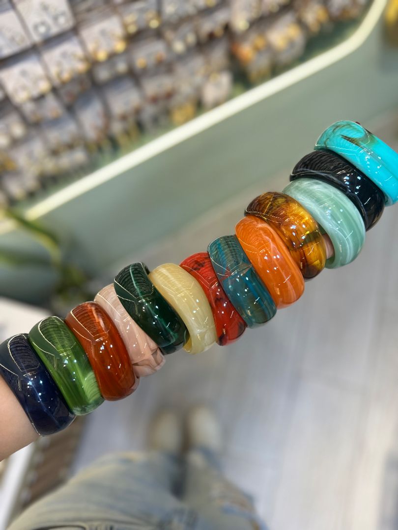 Pulsera acrílica curva 