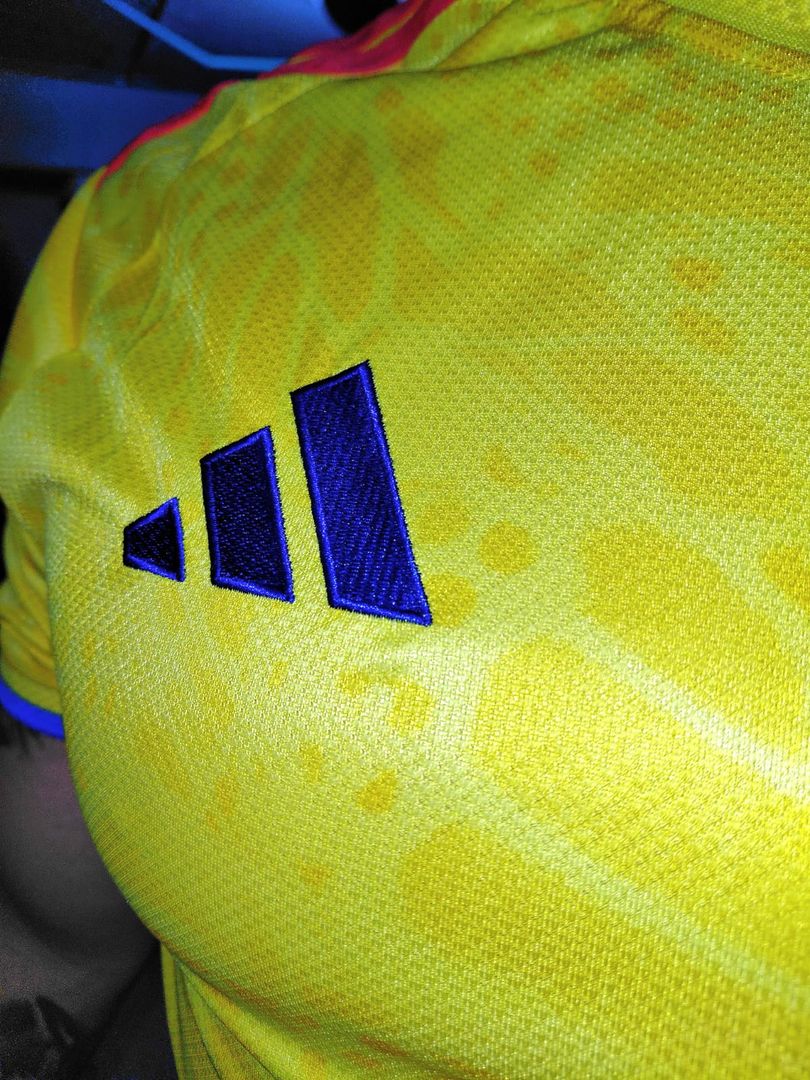 CAMISETA OFICIAL COLOMBIA JUGADOR 1.1