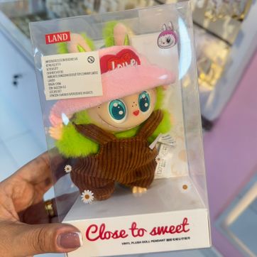 Labubu monster con ropita  - imagen 1