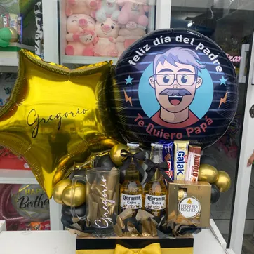 Imagen del producto Detalle con cervezas, vaso cervecero,chocolates