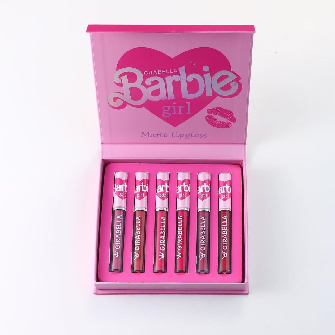 LABIAL BARBIE