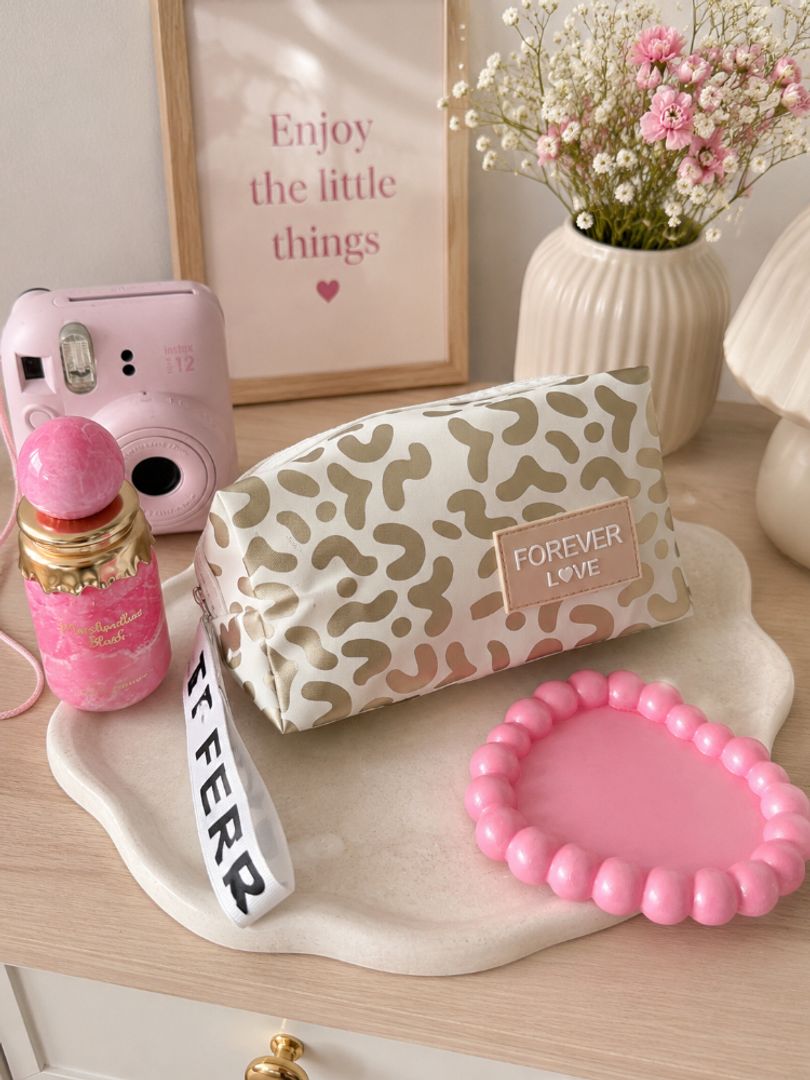 Cosmetiquera acolchada forever love 