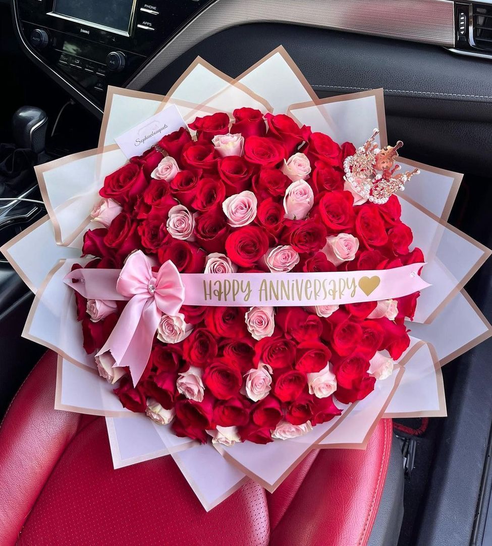 100 ROSAS CON CORONA