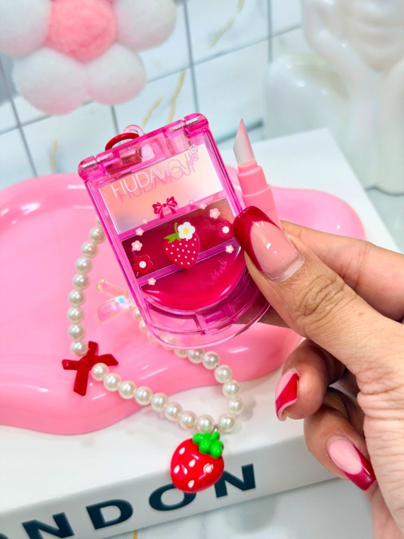 LLAVERO LABIAL EN FORMA DE TELÉFONO 