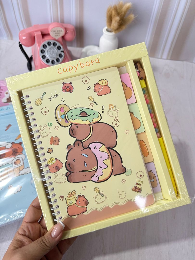Kit cuaderno y lapicero capibara