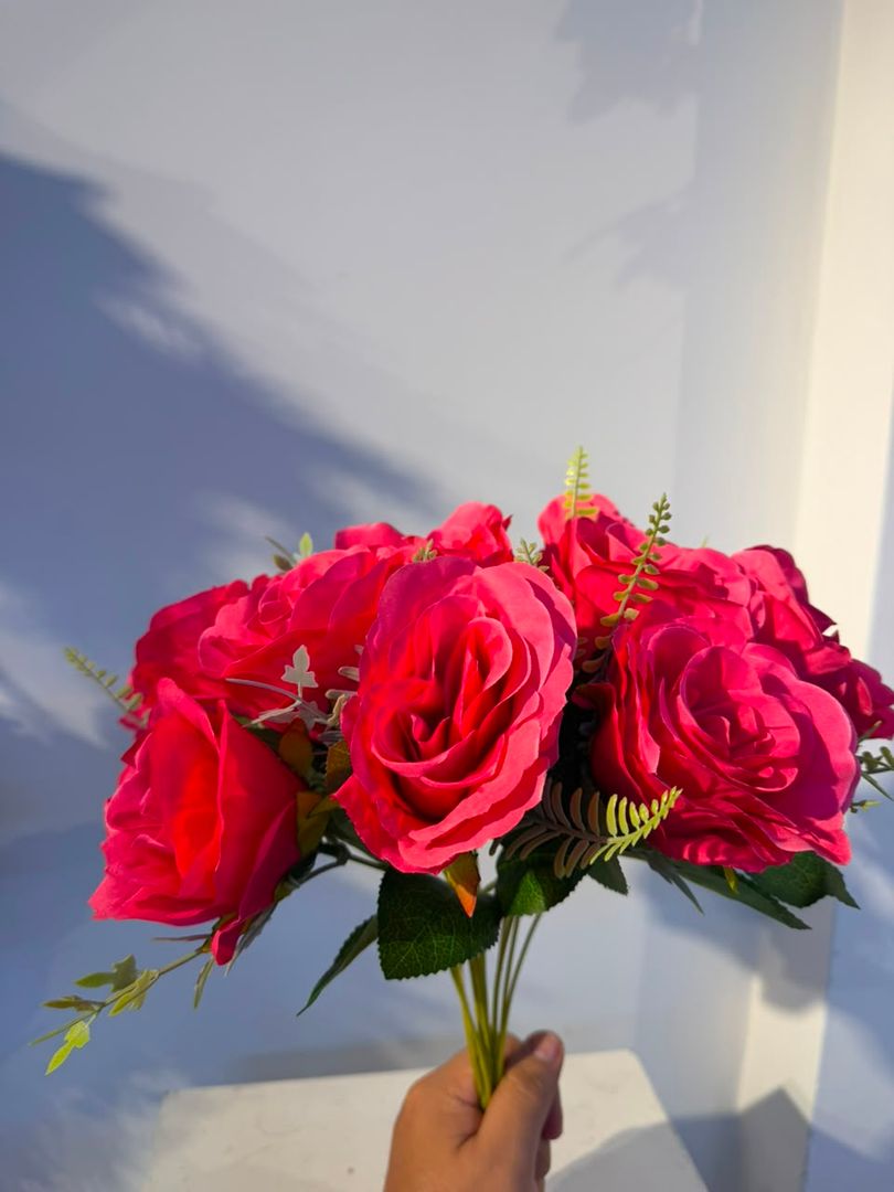 BOUQUET DE ROSAS FUCSIA X 11