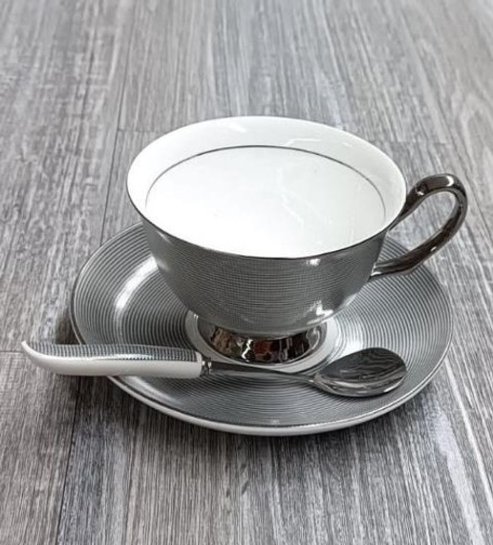 SET DE TAZA, PLATO Y CUCHARA