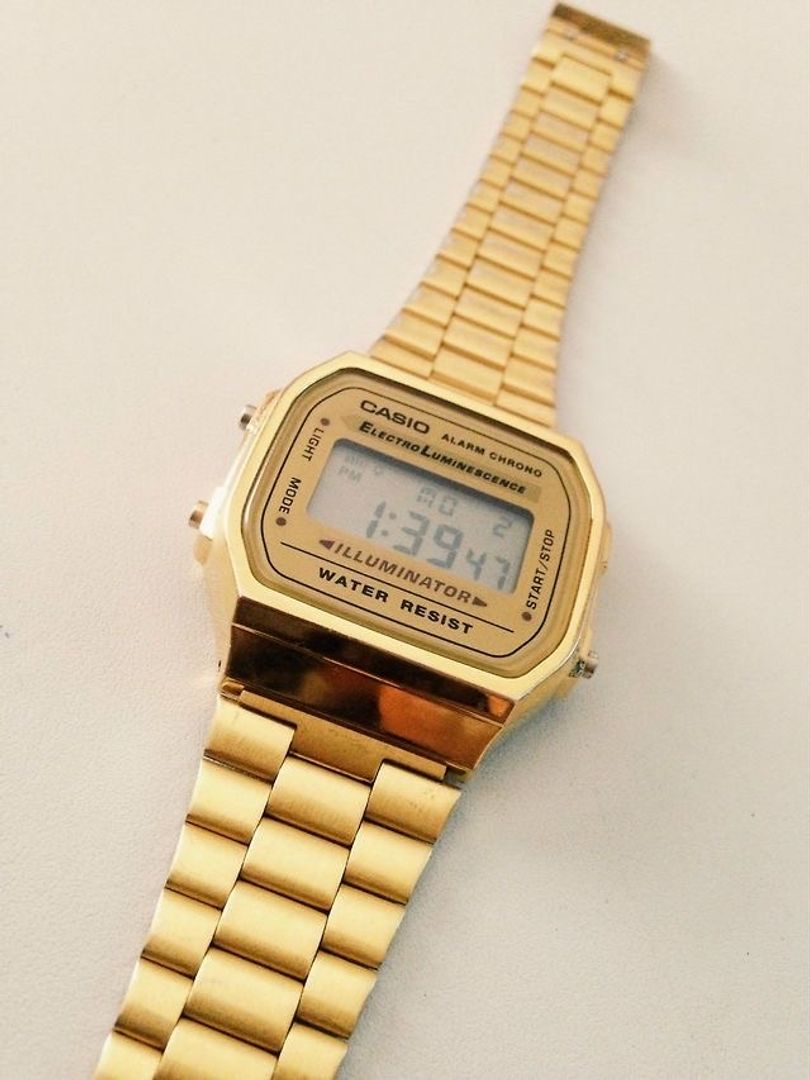 CASIO RETRO DORADO ORIGINAL 