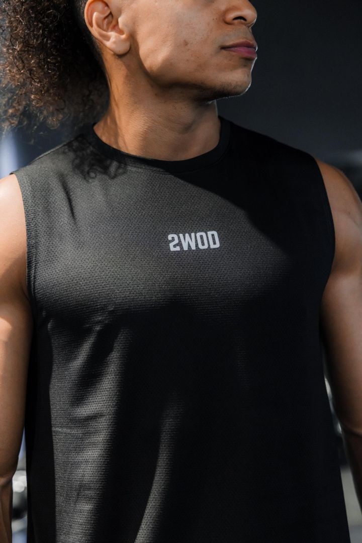 NUEVA CAMISILLA HOMBRE NEGRA