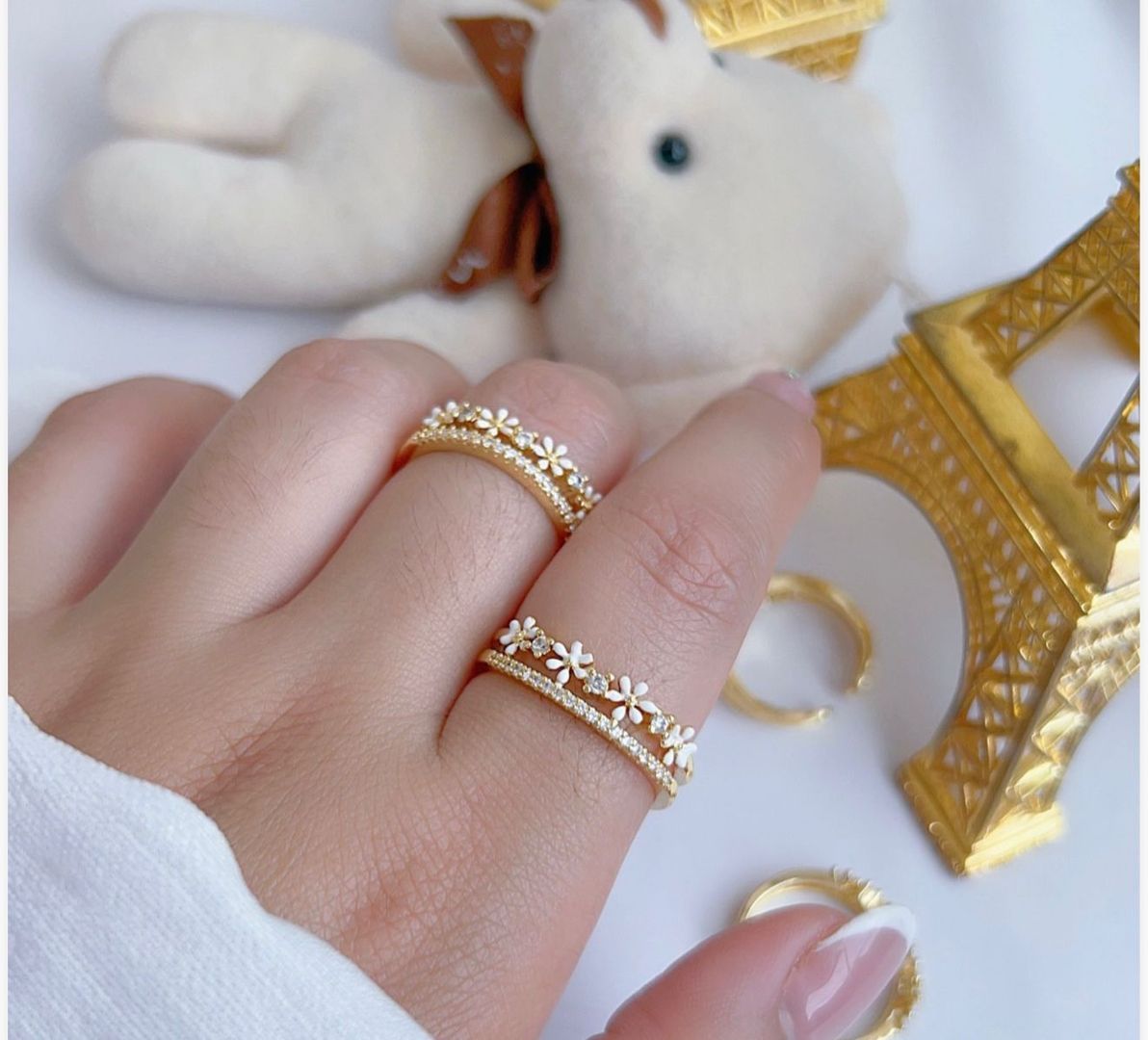 ANILLO FLORES BLANCAS