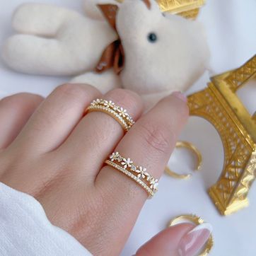 Imagen del producto ANILLO FLORES BLANCAS