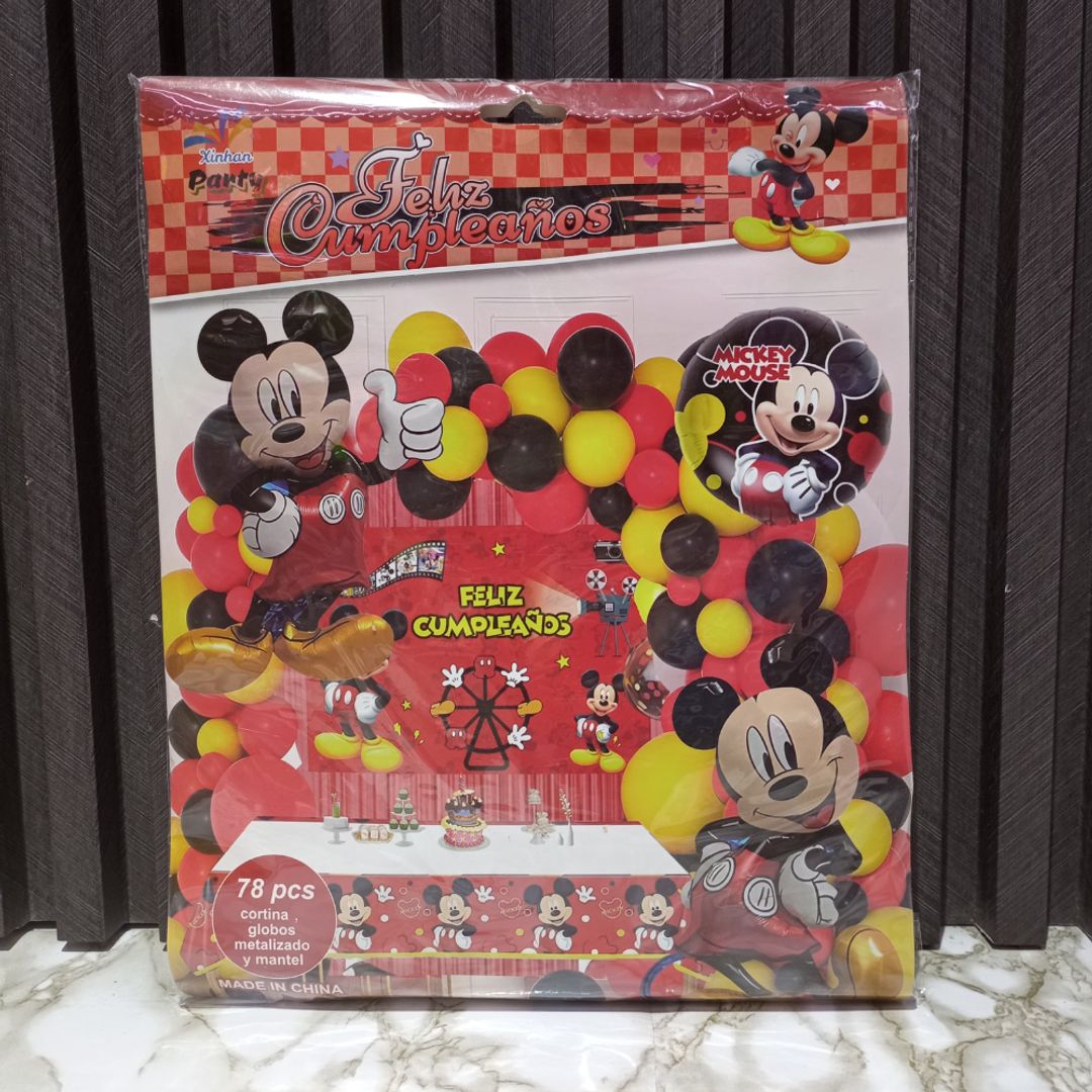 ARCO DE GLOBOS FONDO MANTEL Y CORTINA MICKEY 