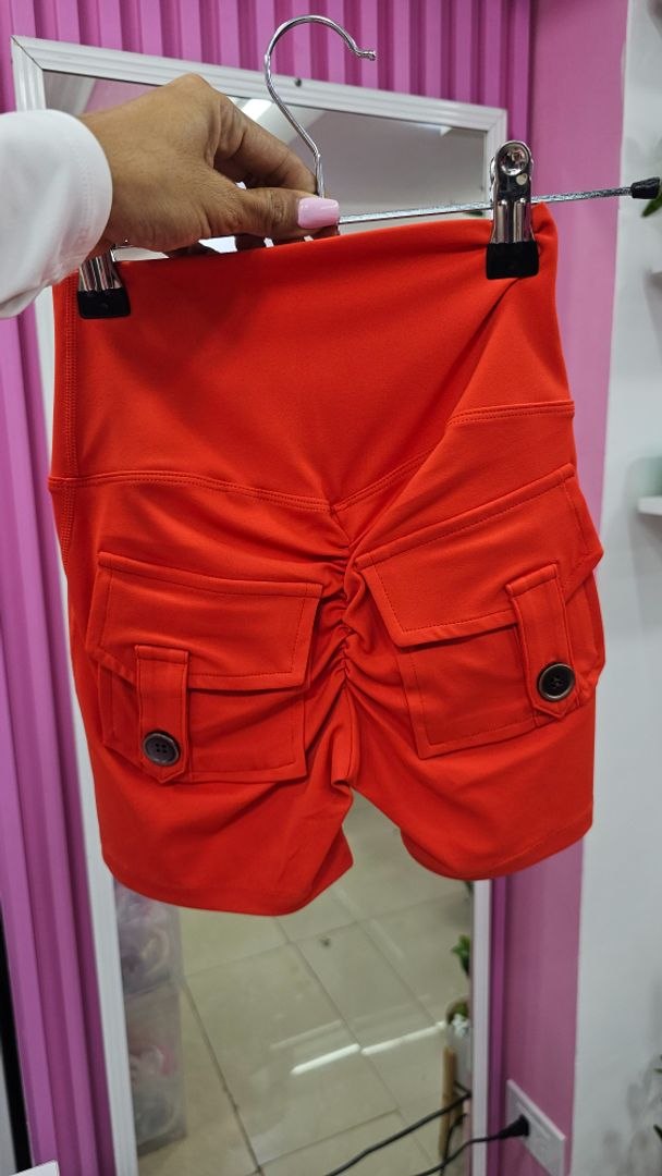 SHORTS: M