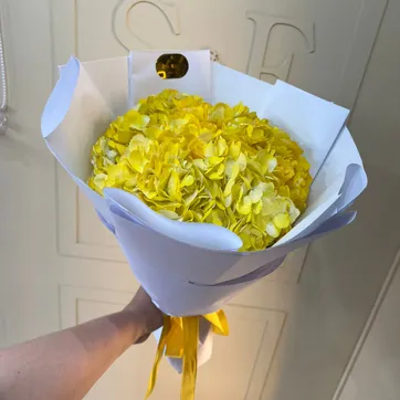 BOUQUET DE HORTENCIAS Y ROSAS - imagen 1