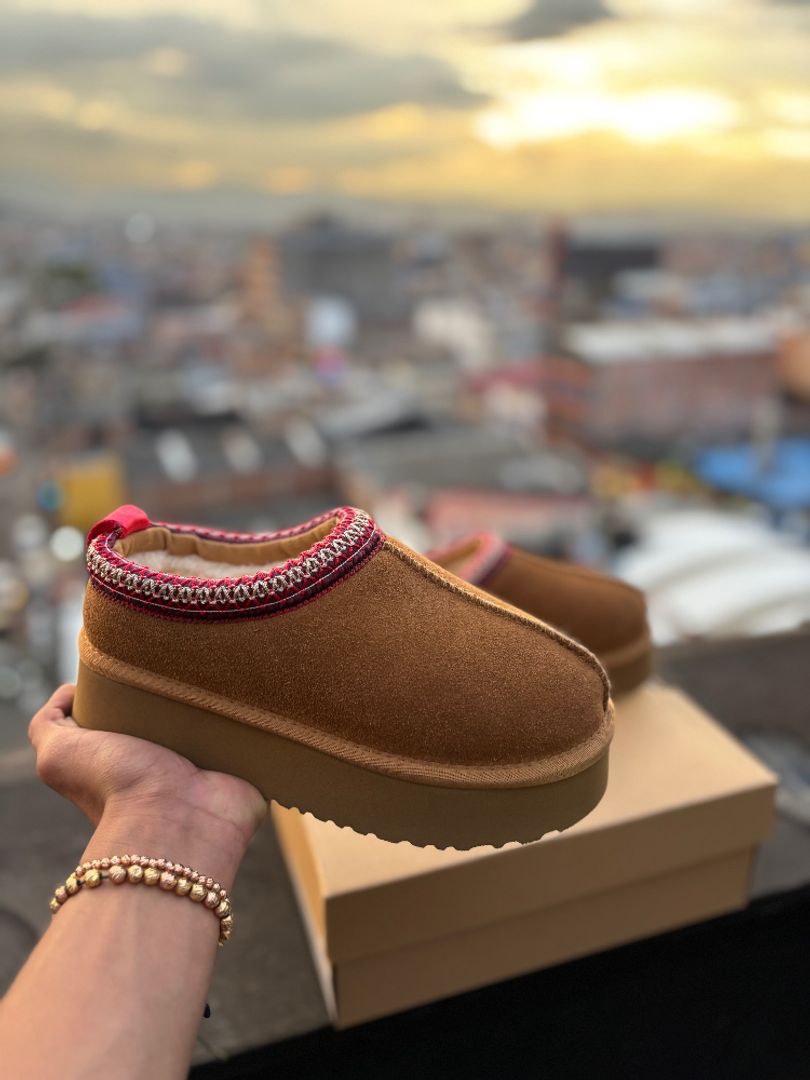 TENIS TIPO UGG CAFES 