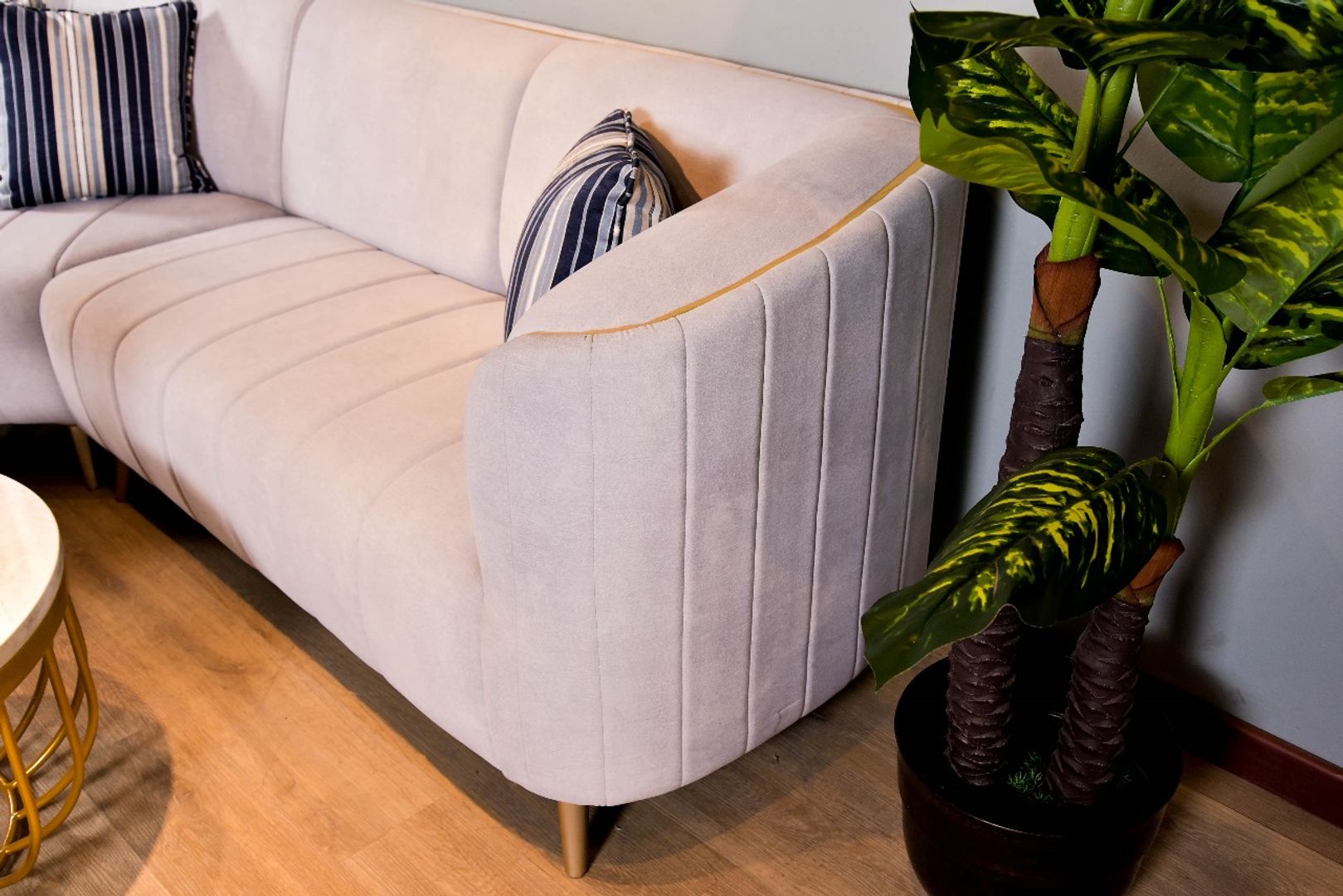 SALA ELE RUBY TAPIZ PLATA