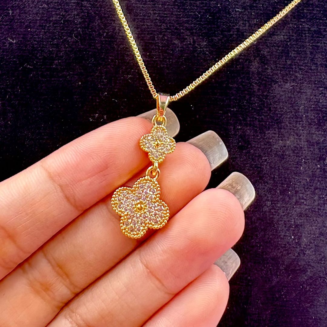 COLLAR DOS FLORES PIEDRITAS