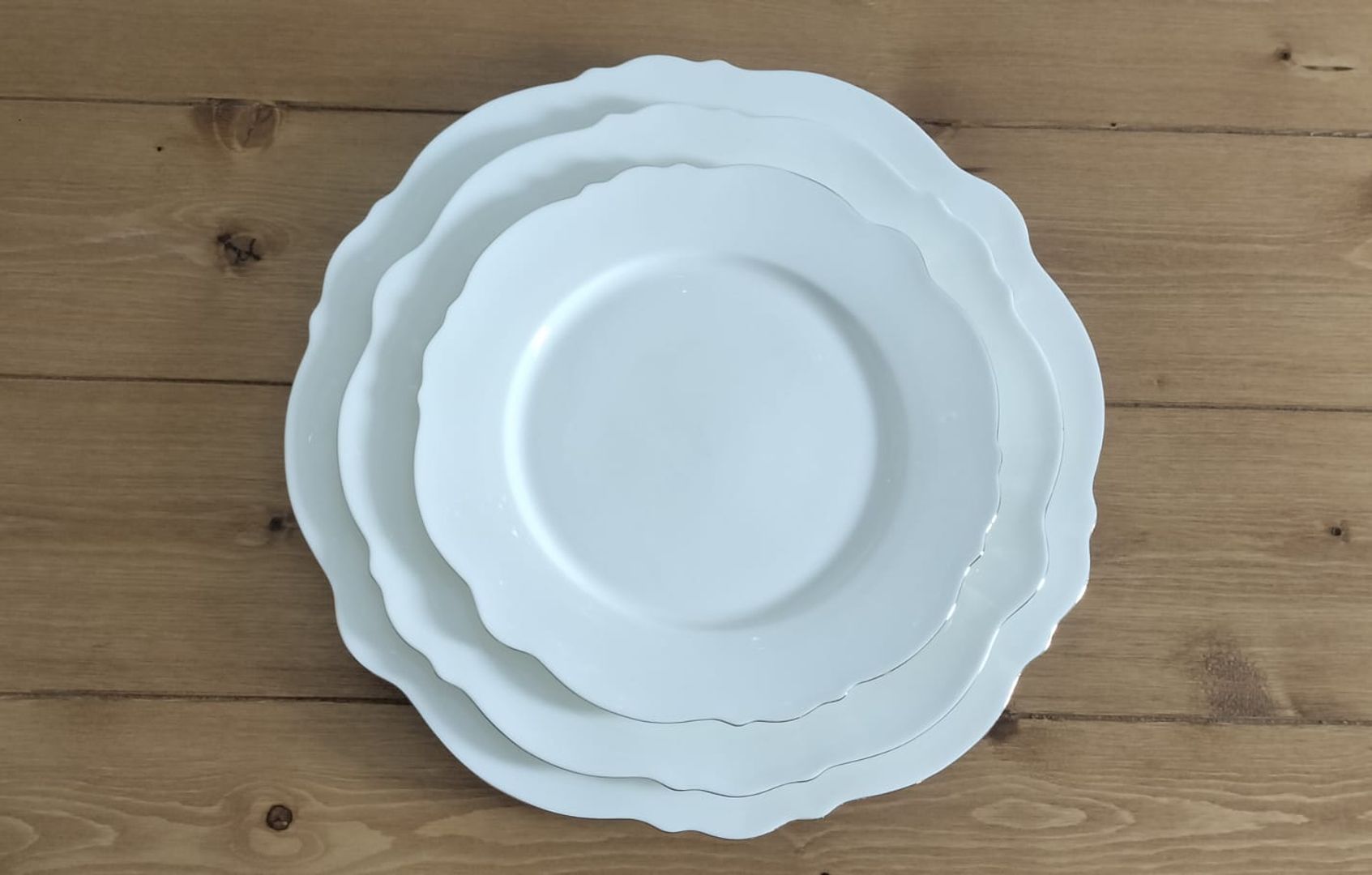 VAJILLA ORILLO DORADO