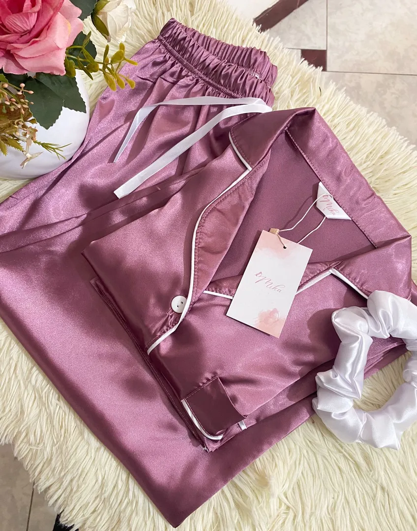 Set "Amelia" / Seda 