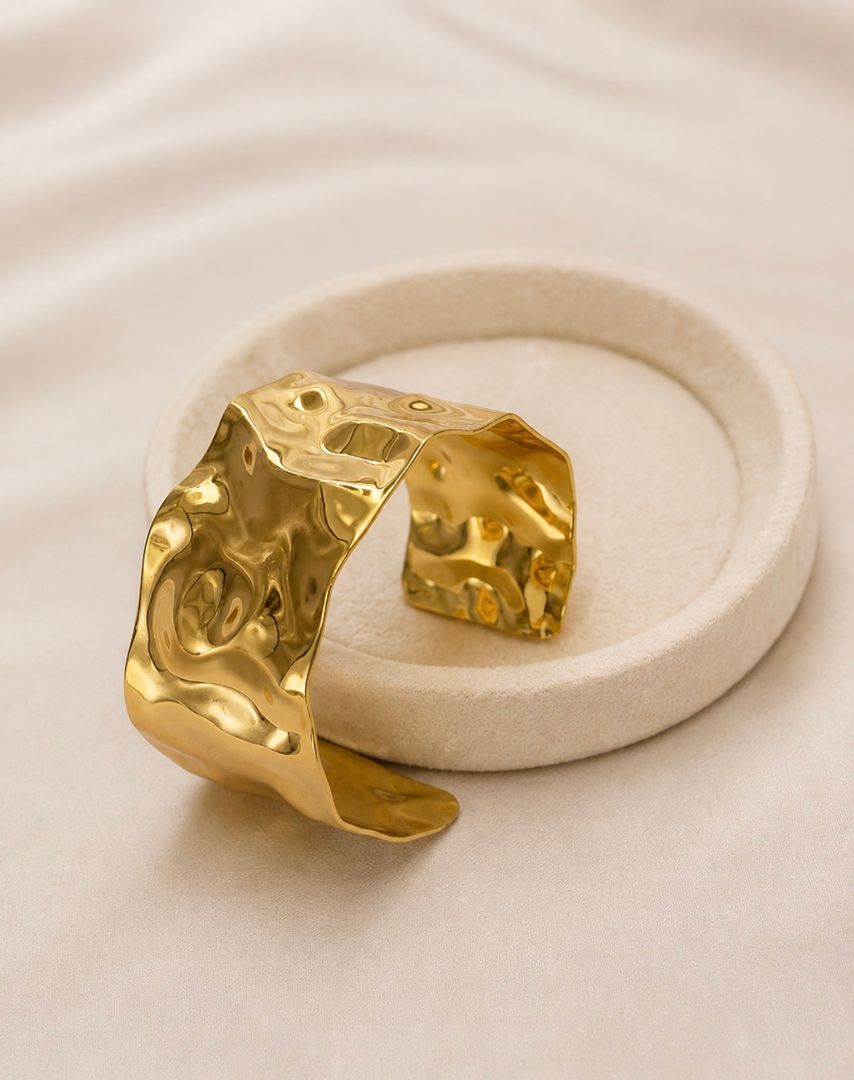Pulsera gruesa martillada 